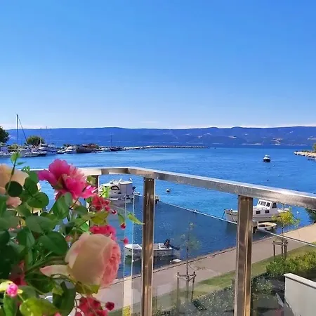 Lora Apartment Omiš