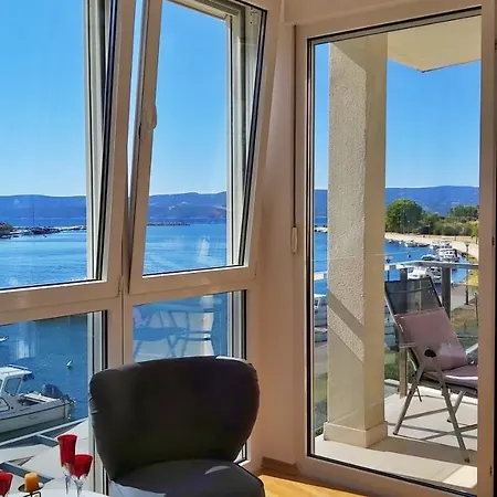 Lora Apartment Omiš