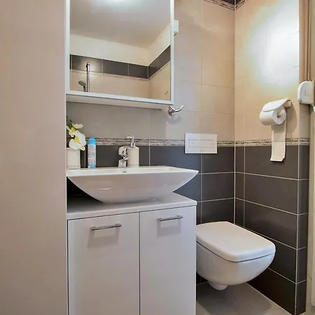 Lora Apartment