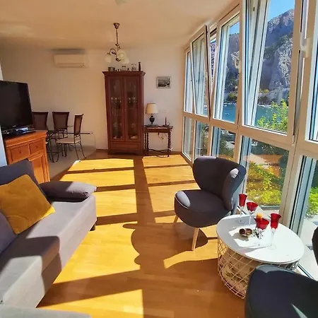 Lora Apartment *