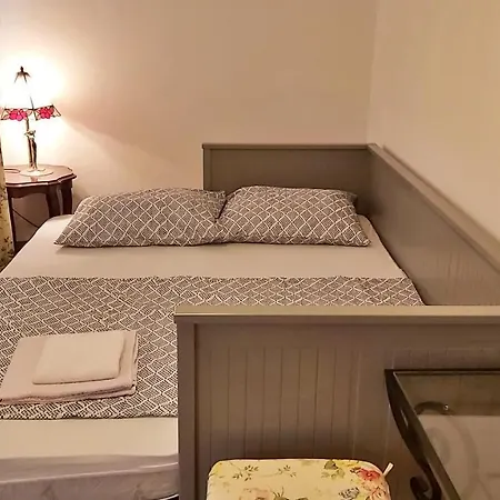 Apartment Lora *