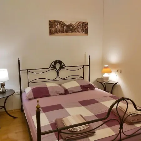 Lora Apartment
