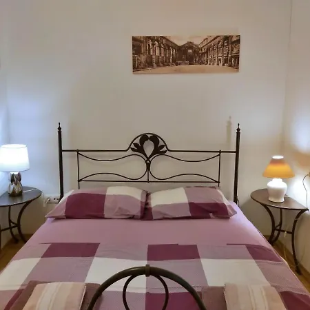 Apartment Lora