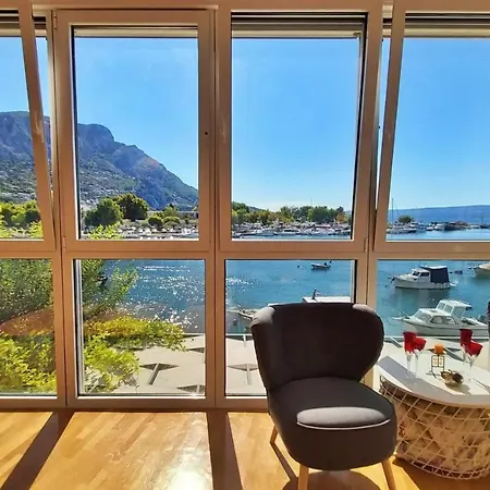 Lora Apartment Omiš