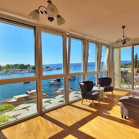 Διαμέρισμα Lora *